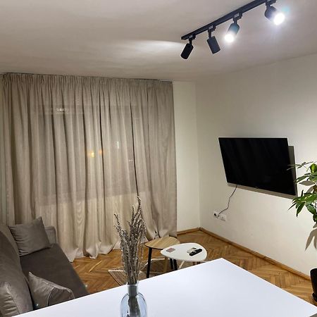 Cozy Apartment, In The Center Of Tirana Kültér fotó