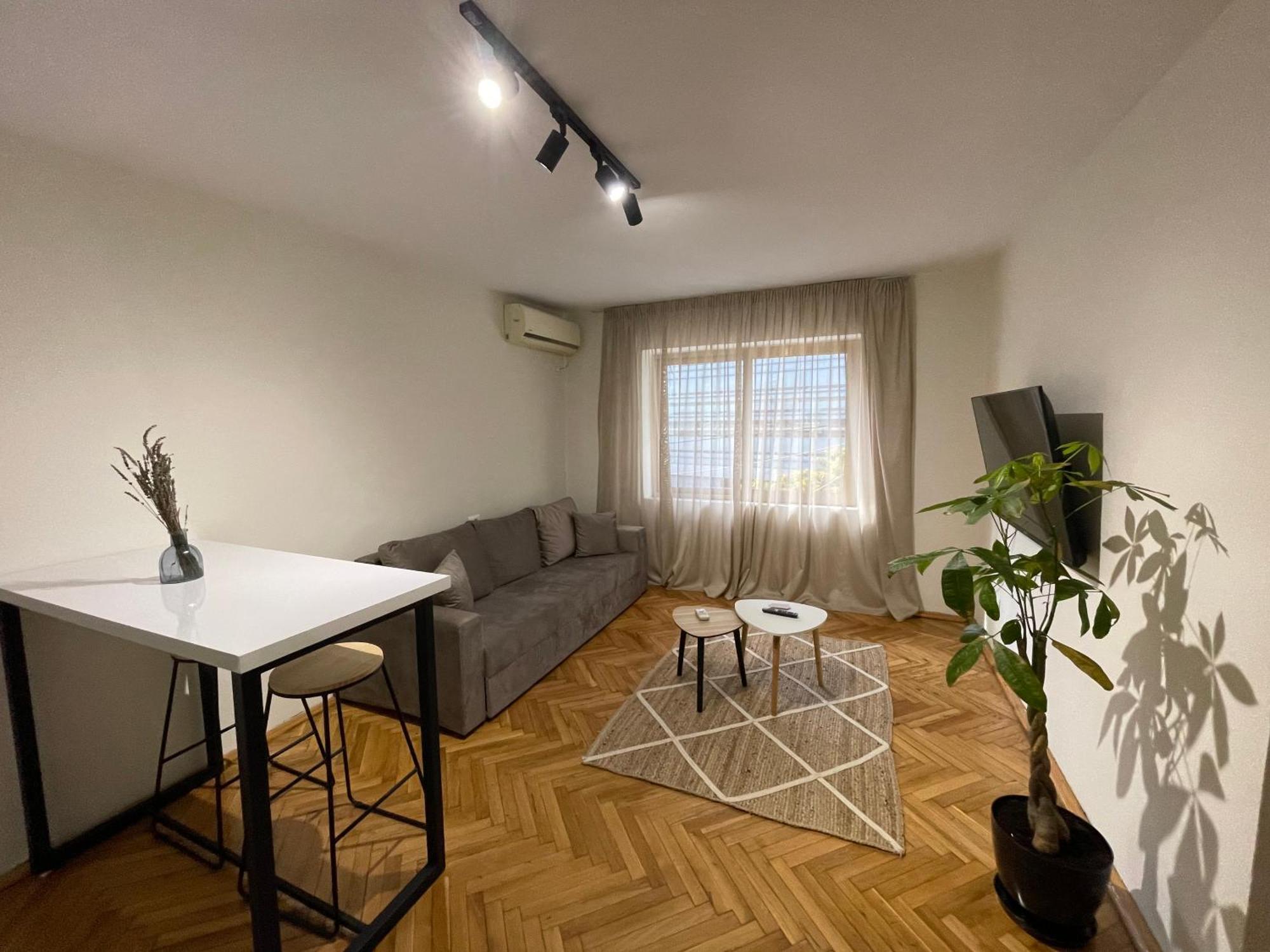 Cozy Apartment, In The Center Of Tirana Kültér fotó